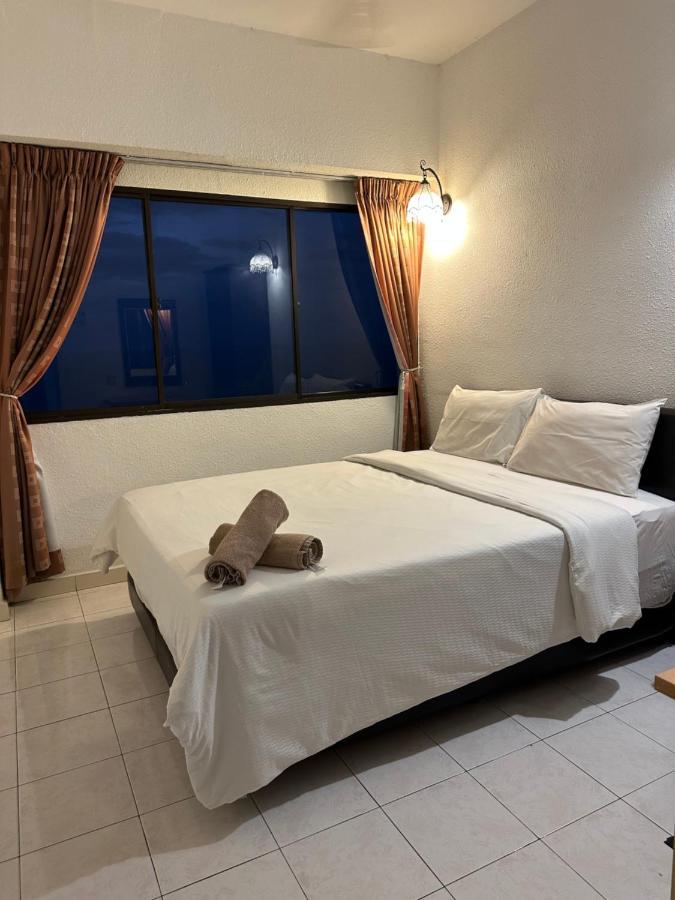 Beach Resort Home Stay Sri Sayang Apartment Batu Ferringhi 2Bedroom Exteriör bild